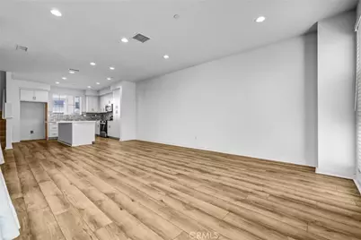 575 S Mosaic, Anaheim, CA 92805 - Photo 12