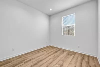 575 S Mosaic, Anaheim, CA 92805 - Photo 32