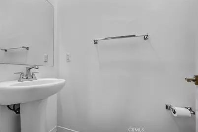 575 S Mosaic, Anaheim, CA 92805 - Photo 20