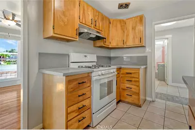 714 E Chapman Avenue, Fullerton, CA 92831 - Photo 8