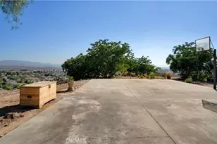 7204 Leedom Dr, Highland, CA 92346 - Photo 52