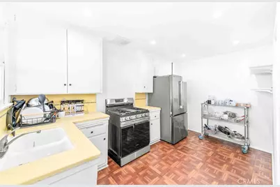 4900 Dockweiler St, Los Angeles, CA 90019 - Photo 16