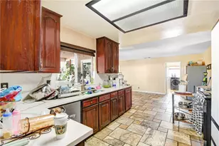 1018 W Casmalia, Rialto, CA 92377 - Photo 8