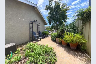 990 Trabuco, Costa Mesa, CA 92627 - Photo 32
