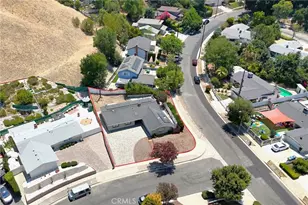 20703 Collins St, Woodland Hills, CA 91367 - Photo 2