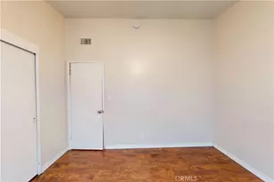 20703 Collins St, Woodland Hills, CA 91367 - Photo 14