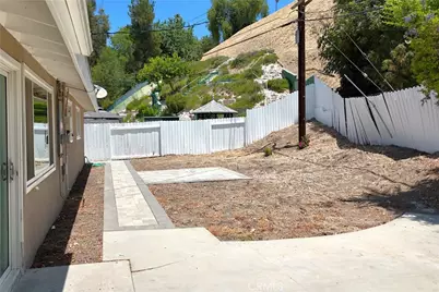 20703 Collins Street, Woodland Hills, CA 91367 - Photo 24