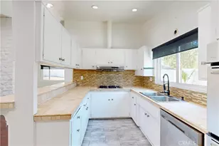 20703 Collins St, Woodland Hills, CA 91367 - Photo 8