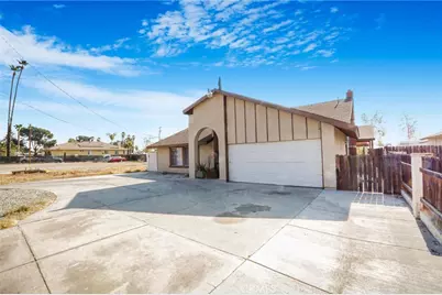 40785 Johnston Avenue, Hemet, CA 92544 - Photo 2