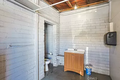 327 W 17th, Santa Ana, CA 92706 - Photo 6