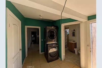 434 W 48th Street, Los Angeles, CA 90037 - Photo 8