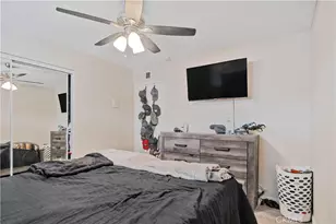 2423 Deodar, Santa Ana, CA 92705 - Photo 12