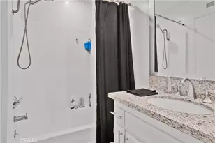 2423 Deodar, Santa Ana, CA 92705 - Photo 14