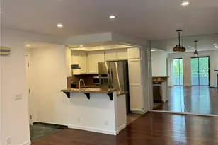 17800 Burbank, Encino, CA 91316 - Photo 2