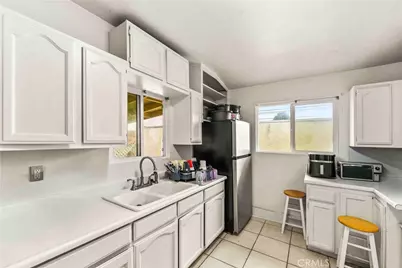 1012 Vina, Long Beach, CA 90813 - Photo 4