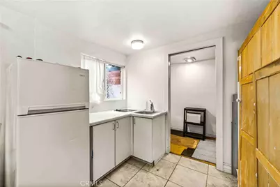 1012 Vina, Long Beach, CA 90813 - Photo 14