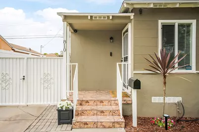 810 E 118th Street, Los Angeles, CA 90059 - Photo 4