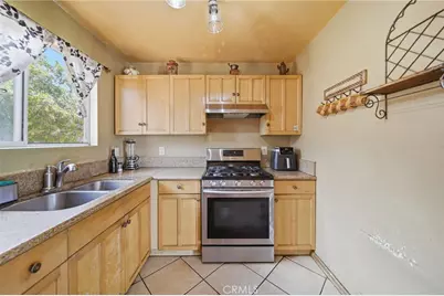 829 S Kenmore, Anaheim, CA 92804 - Photo 8