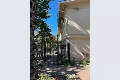 2700 32nd Street, Sacramento, CA 95817 - Photo 6