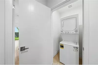 1233 W 39th, Los Angeles, CA 90037 - Photo 6