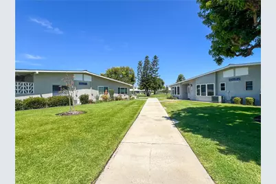 1621 Monterey Rd., M2-19G, Seal Beach, CA 90740 - Photo 4