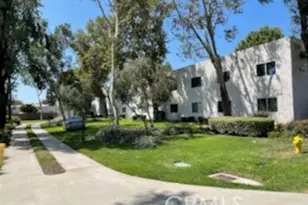 17572 Vandenberg Ln, Tustin, CA 92780 - Photo 2
