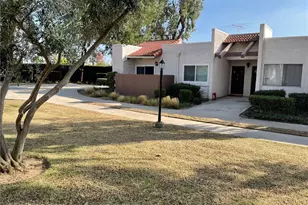 17572 Vandenberg Ln, Tustin, CA 92780 - Photo 2