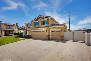 33973 Wintergreen Pl, Murrieta, CA 92563 - Photo 2
