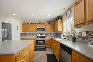 33973 Wintergreen Pl, Murrieta, CA 92563 - Photo 28