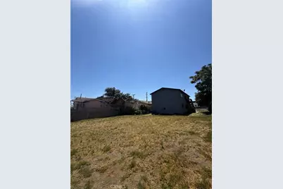 10974 Willowbrook Avenue, Los Angeles, CA 90059 - Photo 2