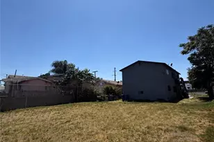 10974 Willowbrook Ave, Los Angeles, CA 90059 - Photo 2