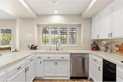 15605 Creekview Trail, Riverside, CA 92506 - Photo 10