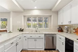 15605 Creekview Trail, Riverside, CA 92506 - Photo 10