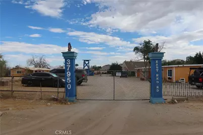 37950 E End, Lucerne Valley, CA 92356 - Photo 1