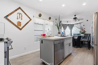 132 S Colombo #132, Tustin, CA 92780 - Photo 14