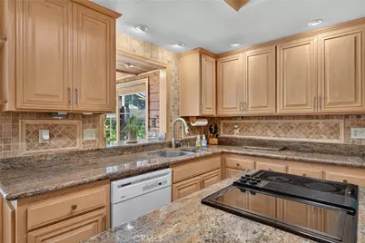 2740 Cardinal Drive, Costa Mesa, CA 92626 - Photo 20