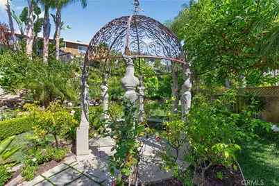 2740 Cardinal Drive, Costa Mesa, CA 92626 - Photo 62