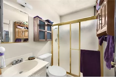 1517 W Borchard Avenue, Santa Ana, CA 92704 - Photo 20