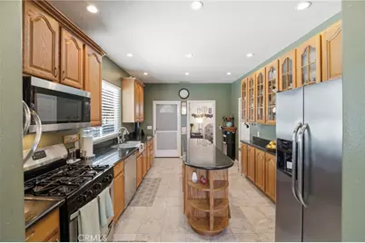 2525 W Olive Avenue, Fullerton, CA 92833 - Photo 12
