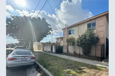 703 W Anaheim, Wilmington, CA 90744 - Photo 2