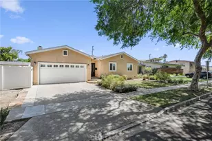 2784 Vuelta Grande, Long Beach, CA 90815 - Photo 2