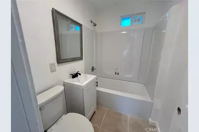 2412 Gale Avenue, Long Beach, CA 90810 - Photo 12