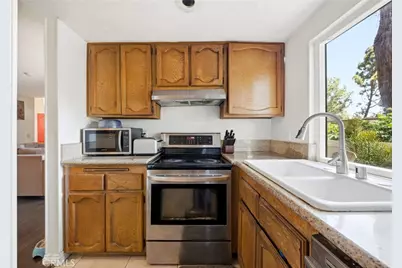 905 Hyde Court, Costa Mesa, CA 92626 - Photo 16