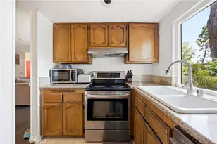 905 Hyde Ct, Costa Mesa, CA 92626 - Photo 16