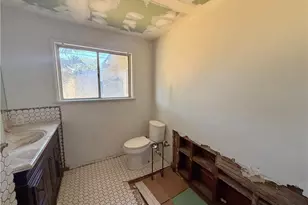 1718 W 109th Pl, Los Angeles, CA 90047 - Photo 16