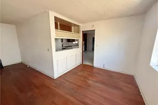 1718 W 109th Pl, Los Angeles, CA 90047 - Photo 12