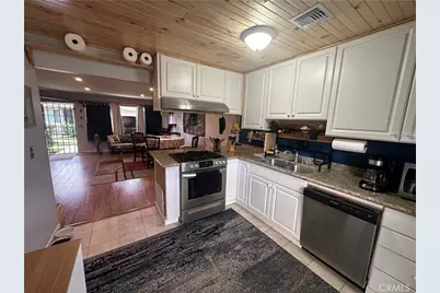 8087 Worthy Drive, Westminster, CA 92683 - Photo 16