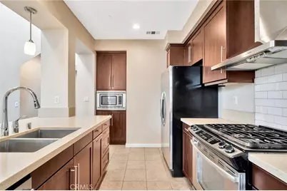 563 W Maple Avenue, Orange, CA 92868 - Photo 22