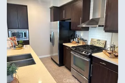 563 W Maple Avenue, Orange, CA 92868 - Photo 6