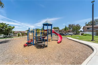 1382 Via Santiago #D, Corona, CA 92882 - Photo 22